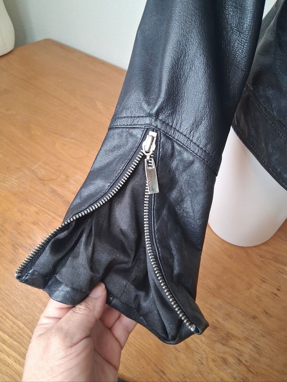 Bebe Black 100% Genuine Leather Moto Biker Jacket Silver Zippers Size M - Picture 8 of 11